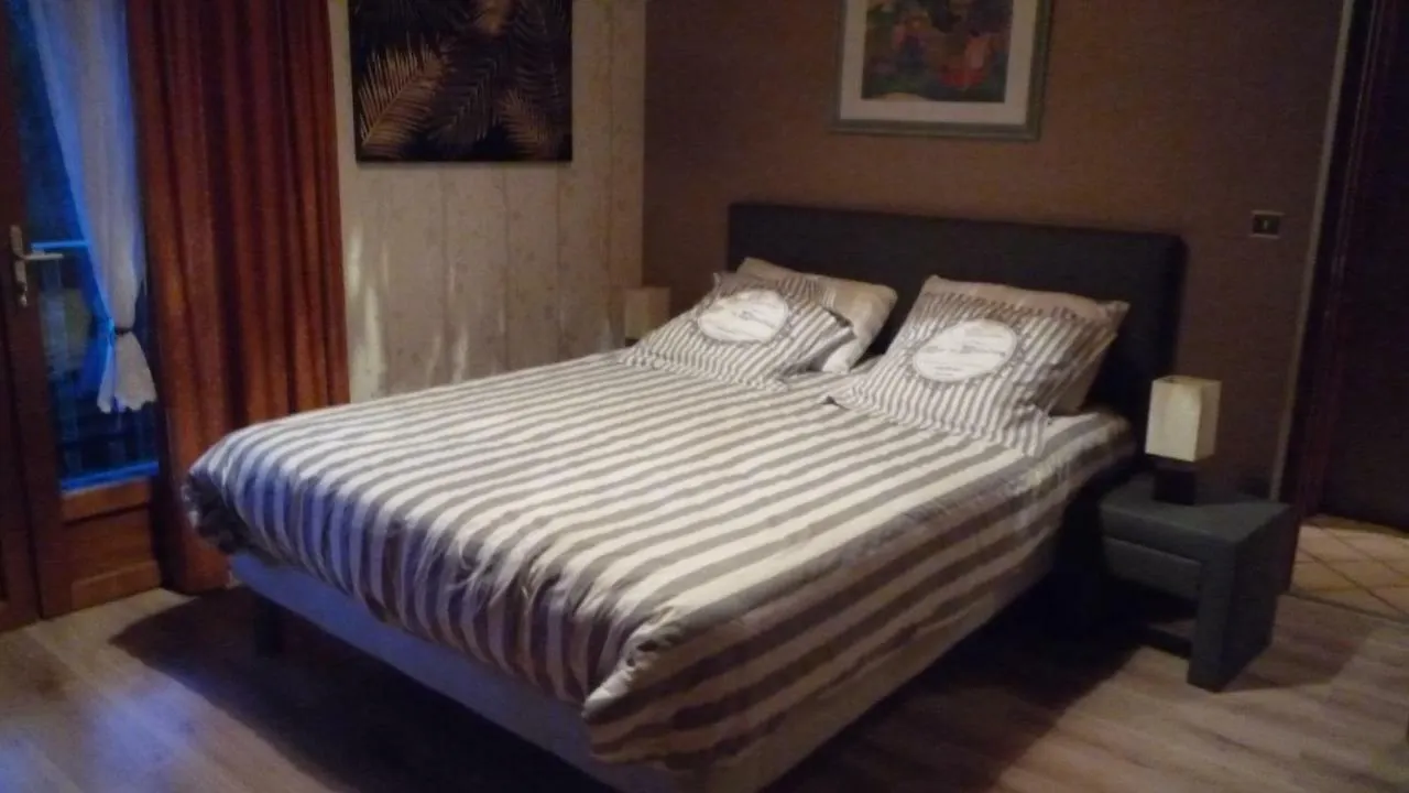 Holiday home Le Fraisy Location De Vacances Villa Dingy-Saint-Clair France